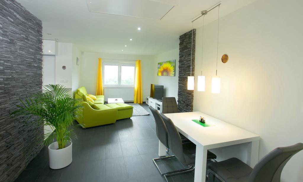 Apartman Pod Skalou V Ceskem Raji Besedice Exterior photo