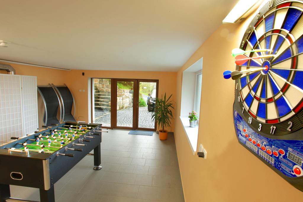 Apartman Pod Skalou V Ceskem Raji Besedice Exterior photo